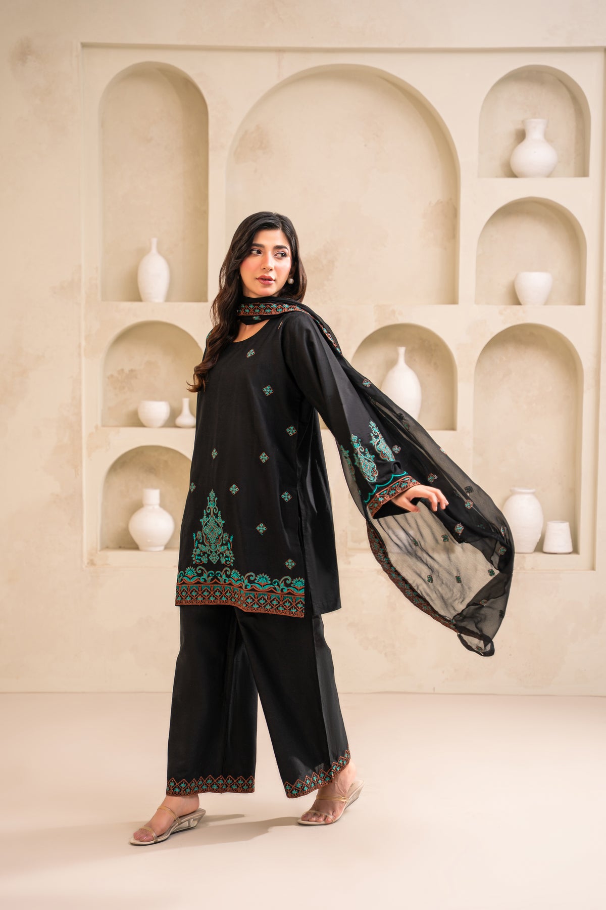 Zara embroidered lawn suit by Noorsaba, photo 4 of 7